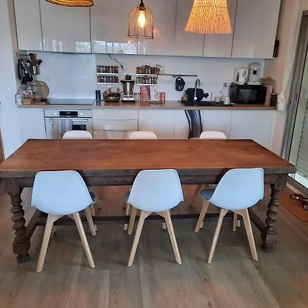 Privee Avec Balcon Et Parking Gratuit Anglet בית אירוח *