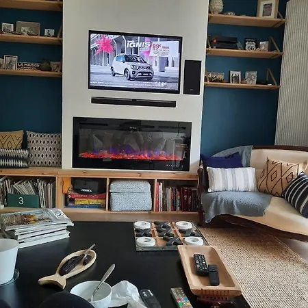 Privee Avec Balcon Et Parking Gratuit Anglet בית אירוח באיון