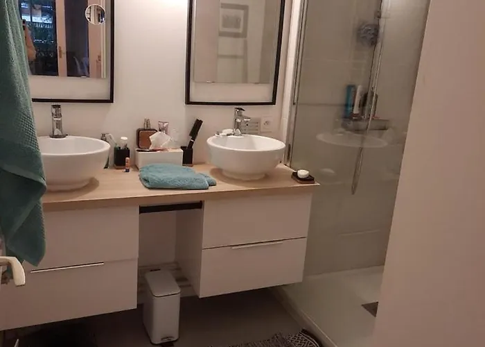 Privee Avec Balcon Et Parking Gratuit Anglet *