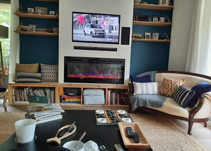 Privee Avec Balcon Et Parking Gratuit Anglet בית אירוח באיון